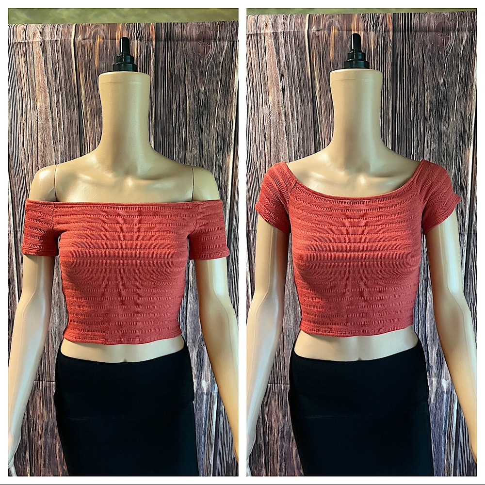 Forever 21 size small NWT orangey peach colored body con blouse top